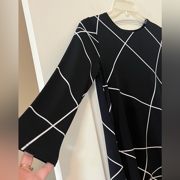 Alfani Black and White Graphic 3/4 Sleeve Tunic Style Petite Small - Picture 5 of 10